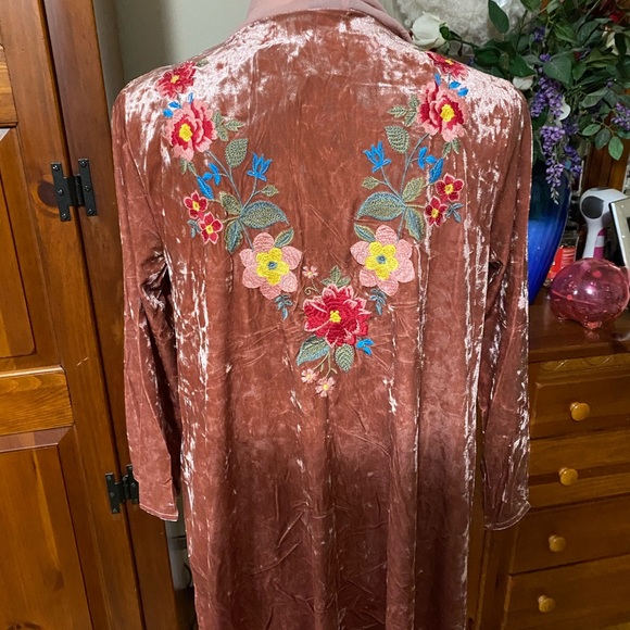 Last one stunning Embroidered cardigan - Picture 12 of 13
